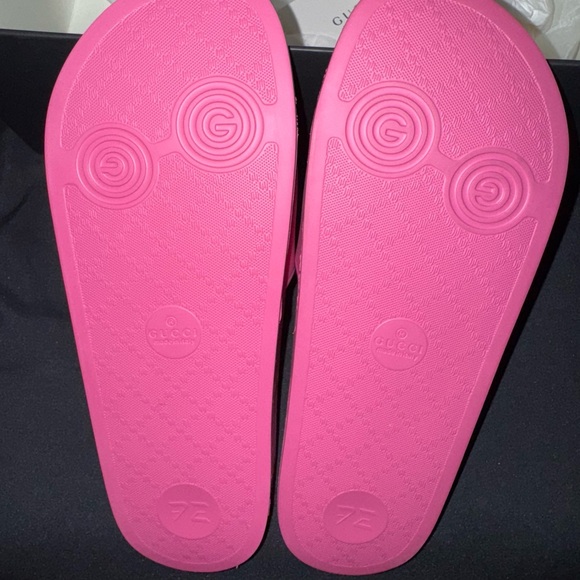 Gucci Logo Slides ‘Fuschia’ Size 9M - Picture 3 of 7